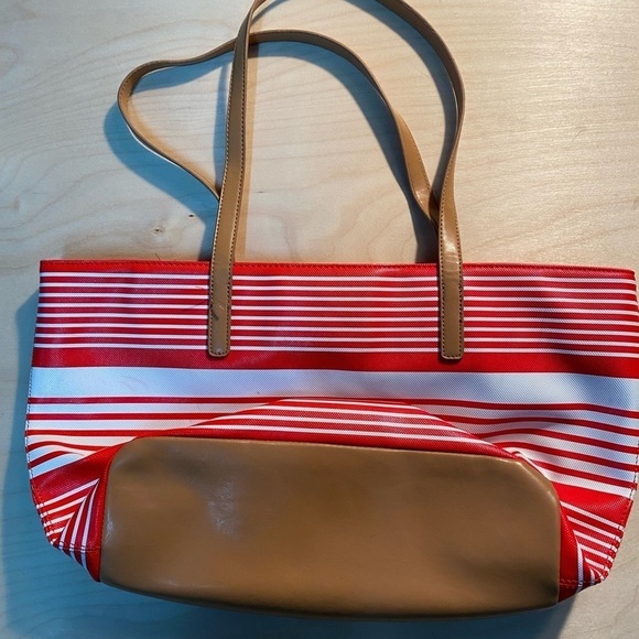 Kenneth Cole Reaction Purse (BU) - Picture 11 of 14